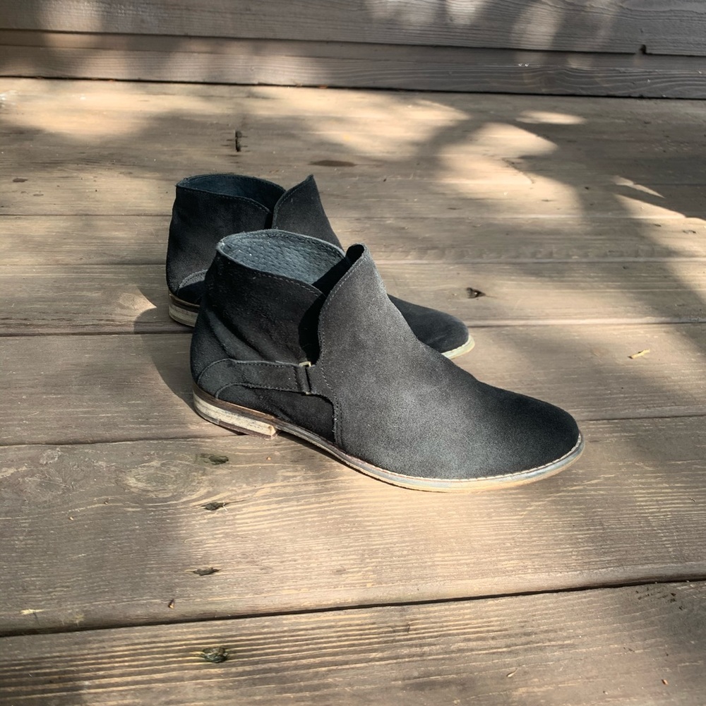Free People suede ankle boots. Great condition.